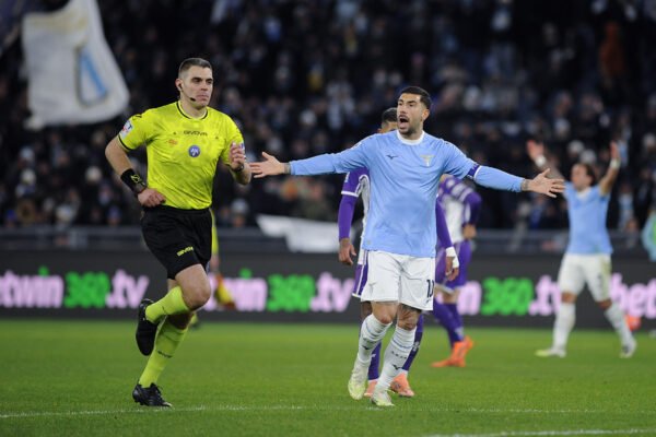 Lazio-Milan, big match della 29ª giornata di Serie A: dove vederlo in chiaro