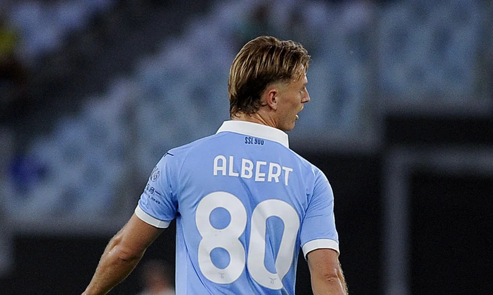 Lazio, allarme Gudmundsson: infortunio alla spalla con l’Islanda